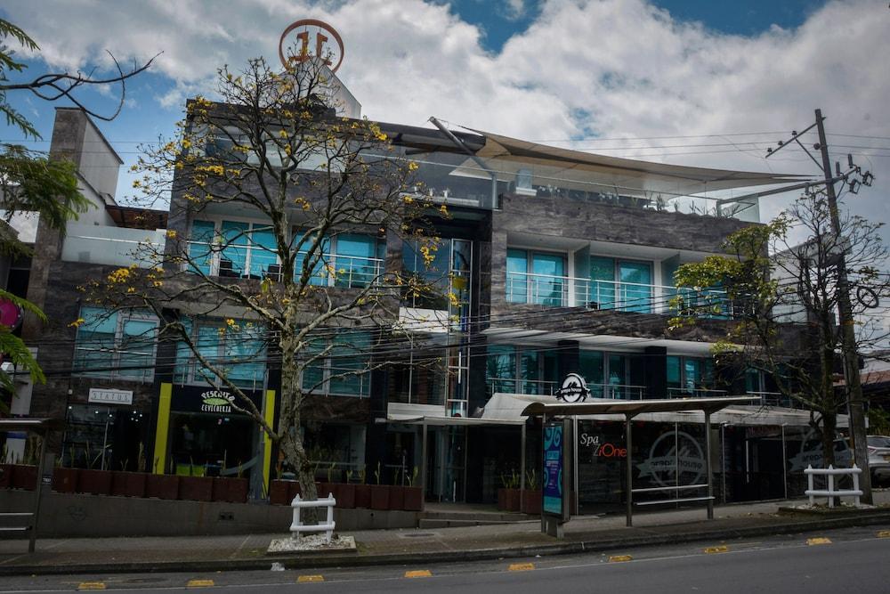 Zi One Luxury Hotel Pereira Exteriör bild