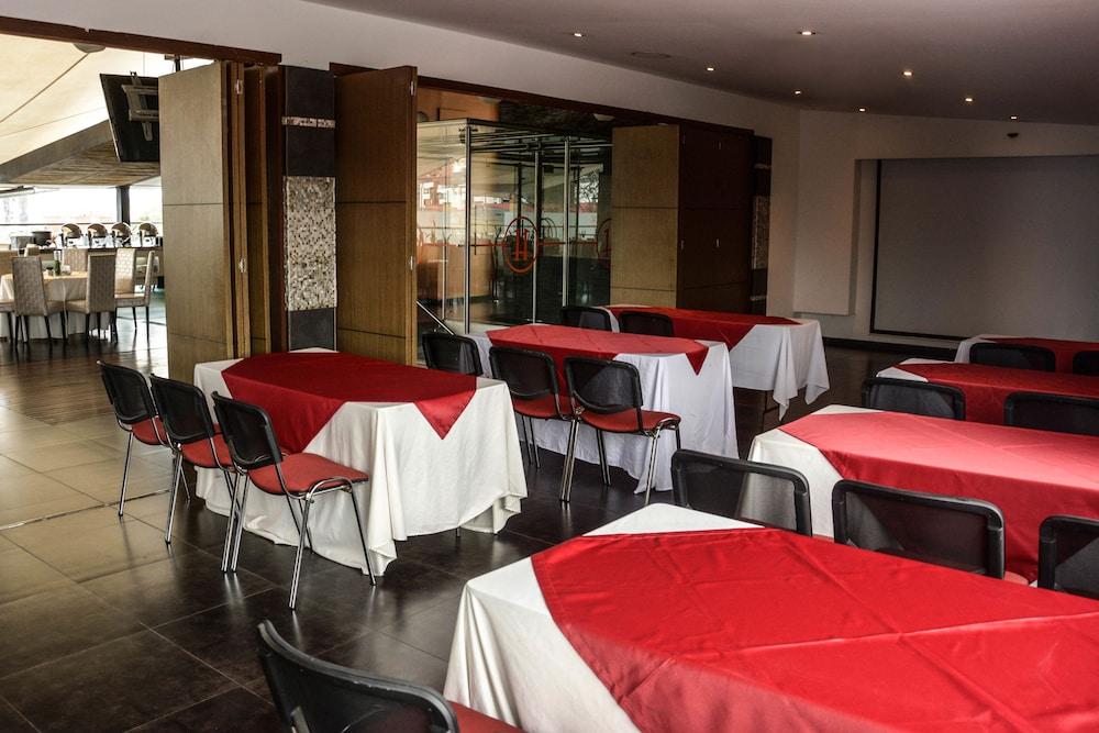 Zi One Luxury Hotel Pereira Exteriör bild